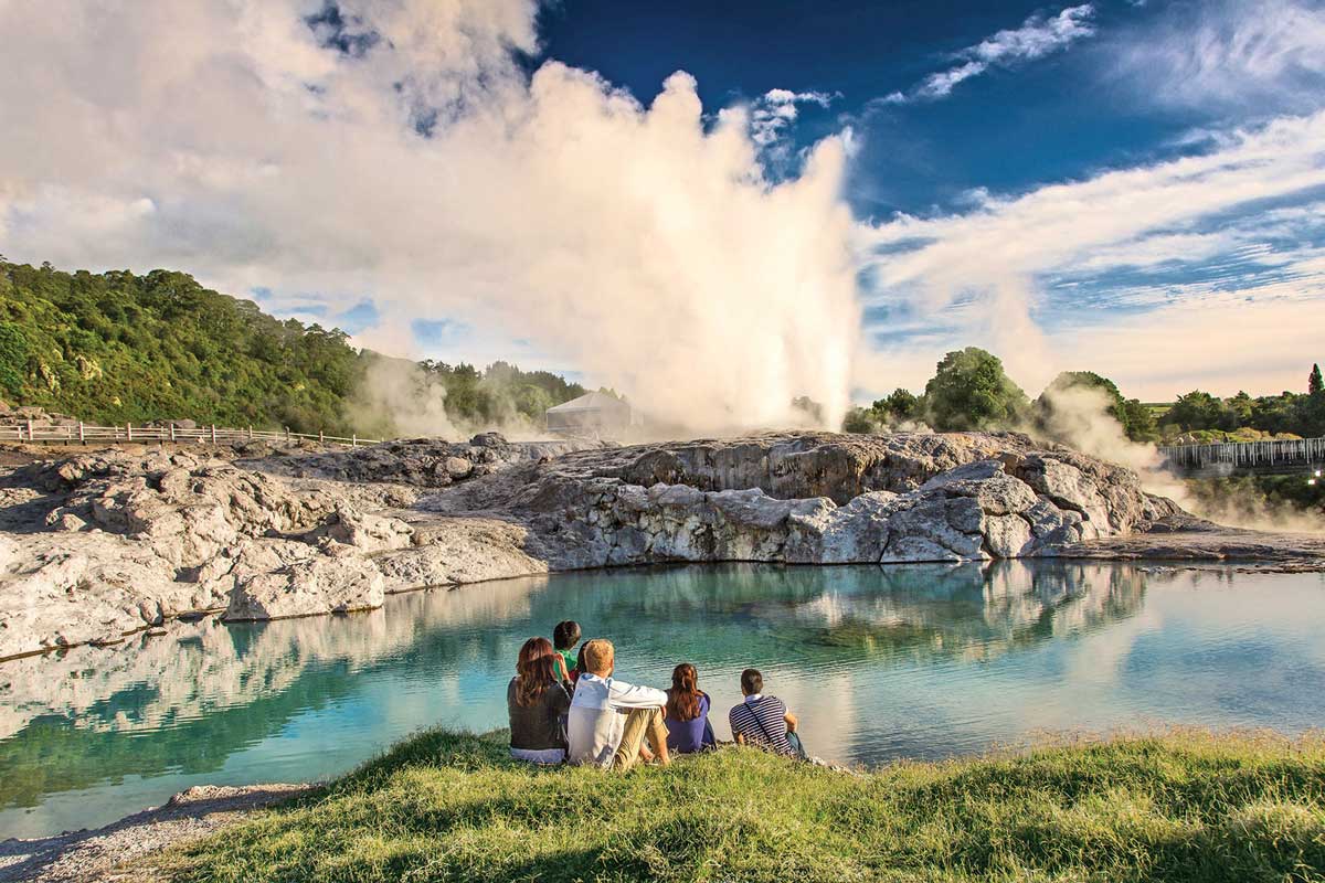 Explore New Zealand With Australia 20 Nights / 21 Days